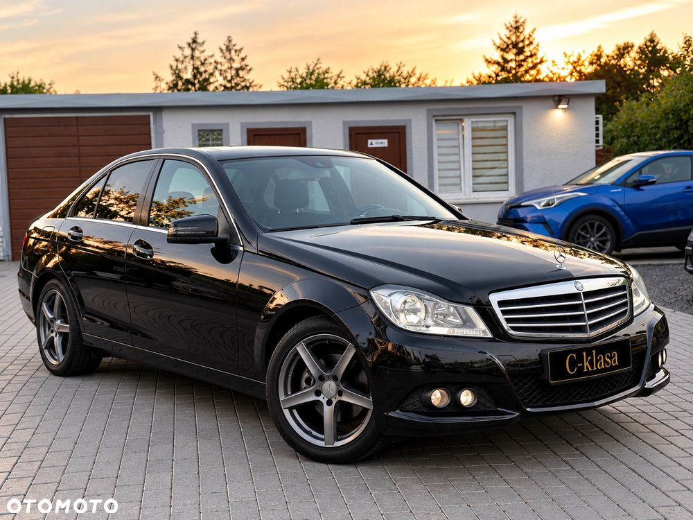 Mercedes-Benz Klasa C 180 CGI BlueEff Avantgarde - 17