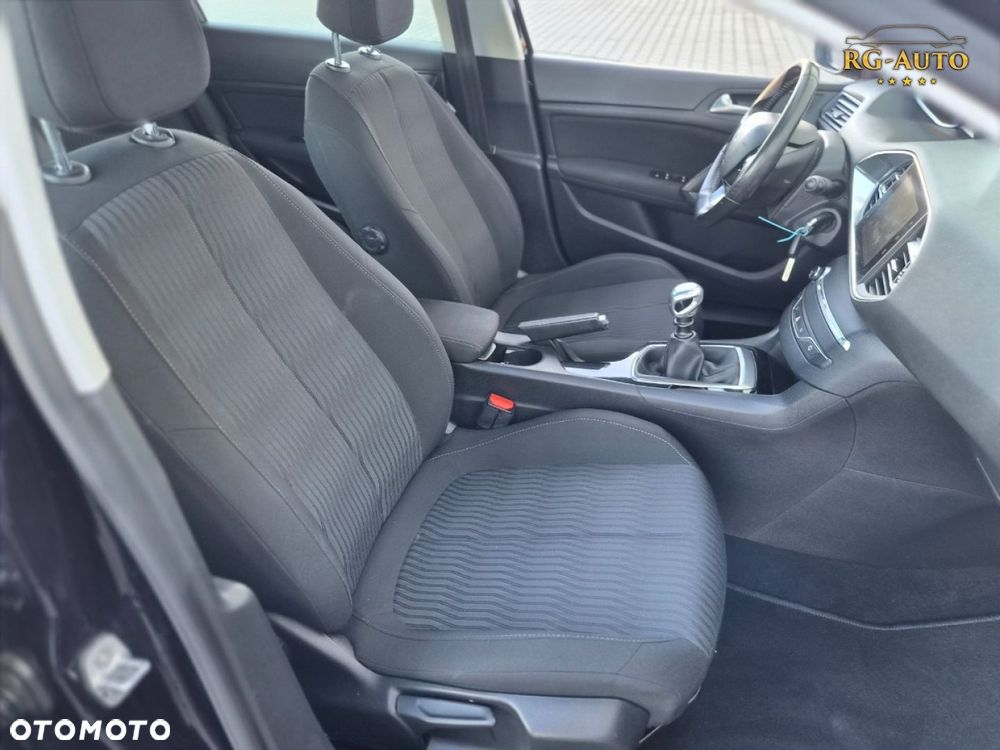 Peugeot 308 - 40