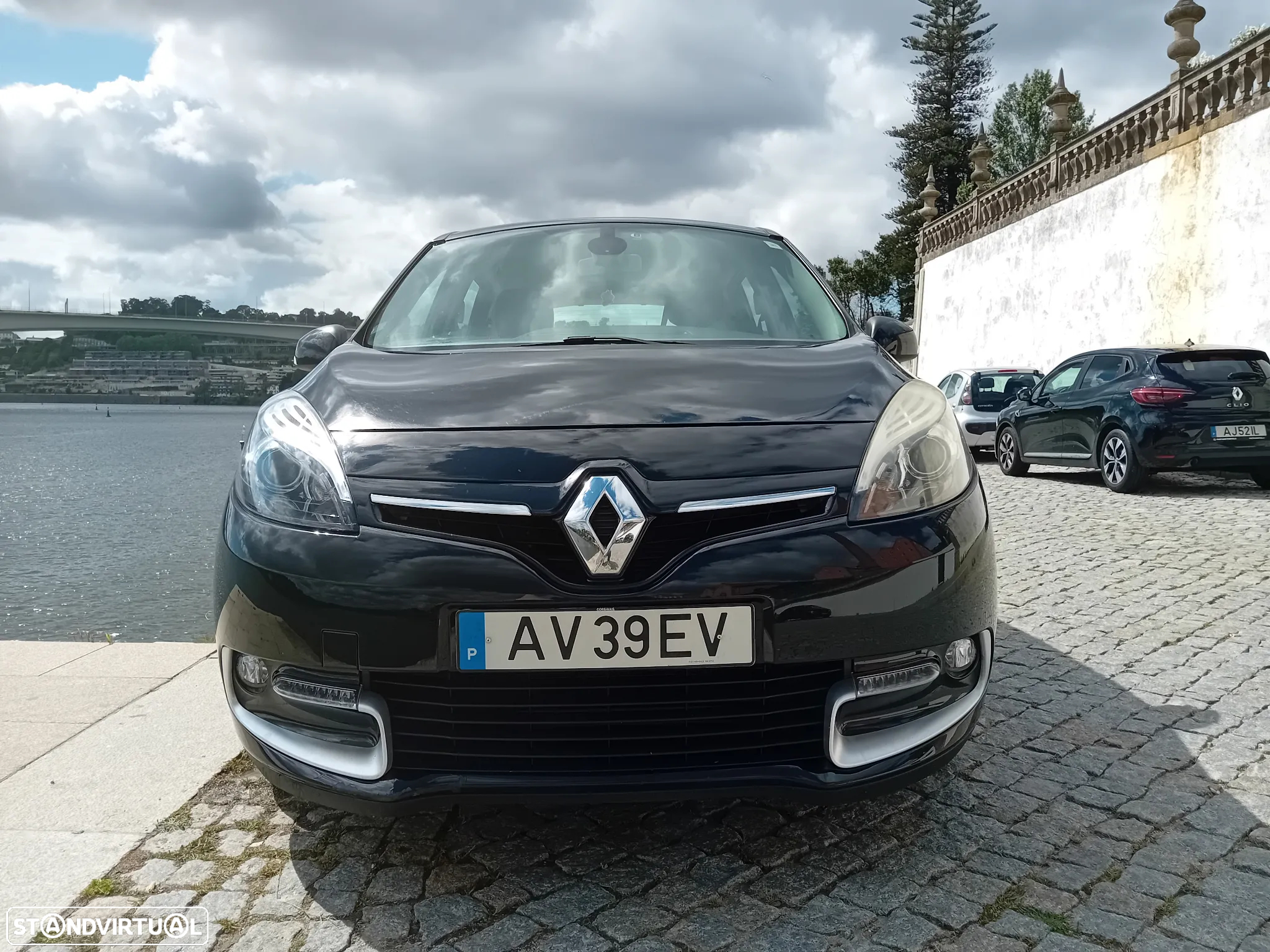 Renault Scénic 1.5 dCi Dynamique S - 9