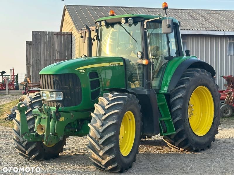 John Deere 7430 - 1