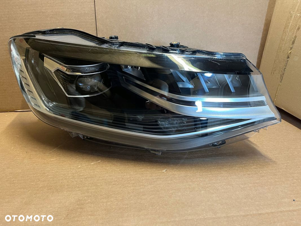 LAMPA FULL LED VW CADDY 2K7 PRAWA PRAWY FULL LED VW CADDY 2K8941036A