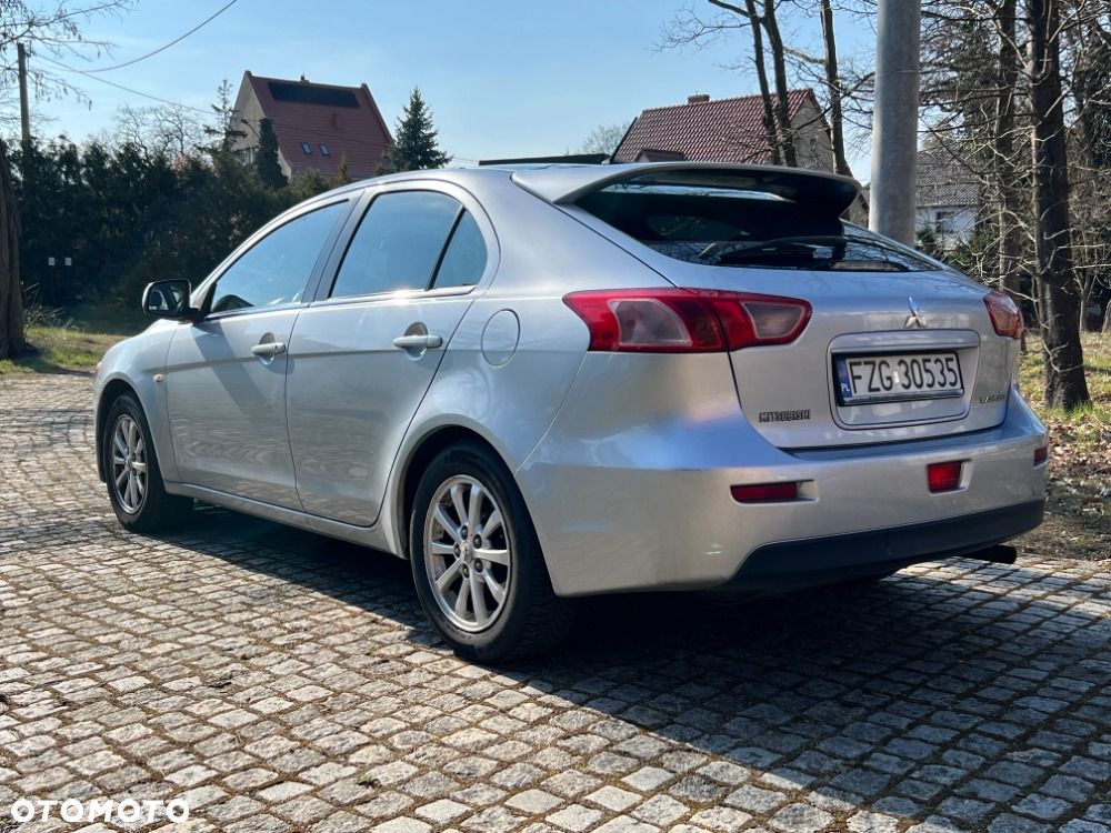 Mitsubishi Lancer 1.8 Invite - 4