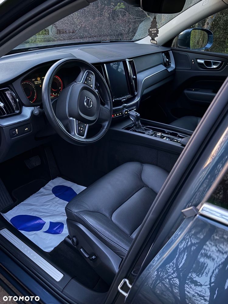 Volvo XC 60 T6 AWD Geartronic Momentum - 4