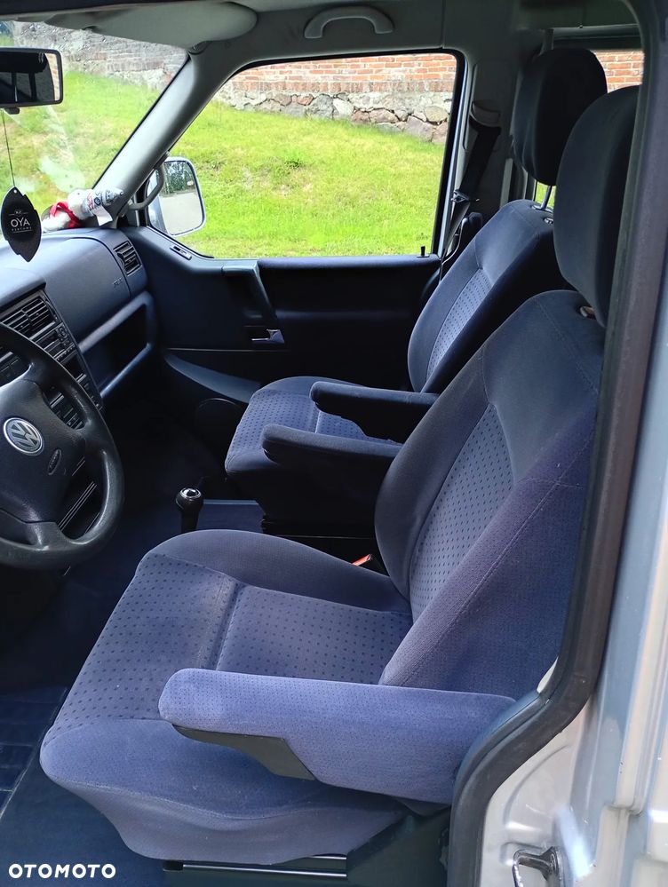 Volkswagen Caravelle - 7