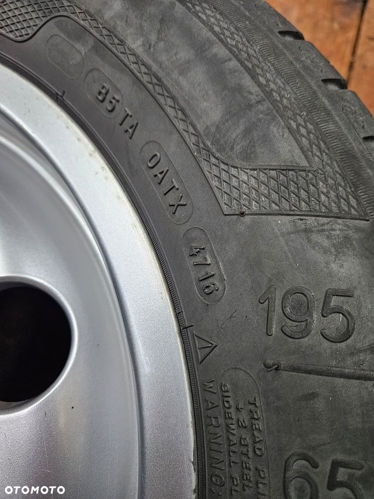 Komplet kół aluminiowych z oponami zimowymi Audi A3 8L 195/65 R15 - 4