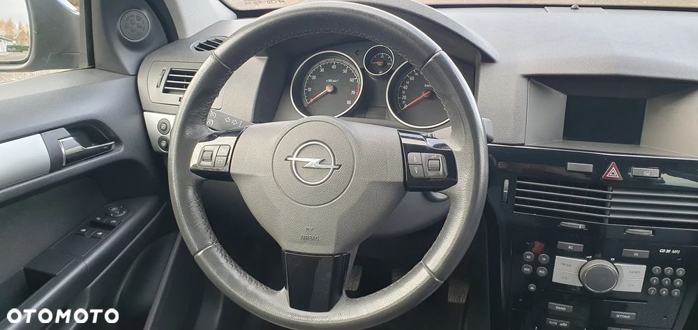 Opel Astra 1.6 150 Jahre - 14