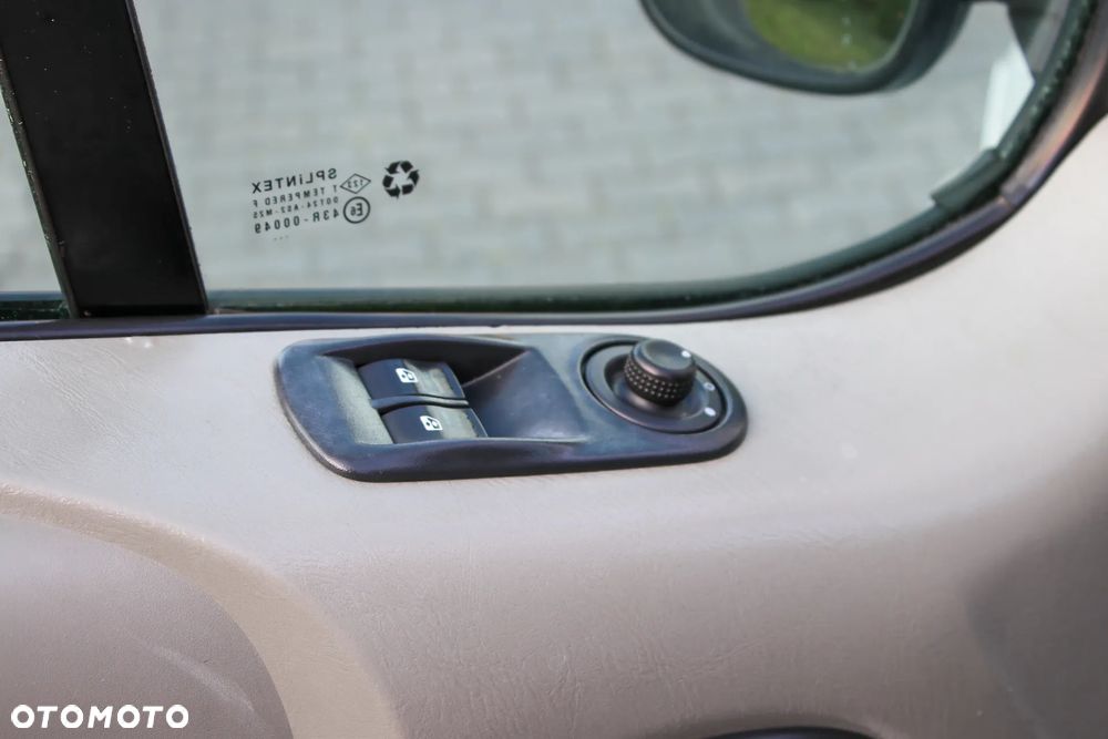 Opel VIVARO - 22