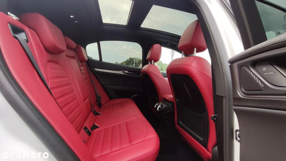Alfa Romeo Stelvio 2.0 Turbo Veloce Q4 - 17