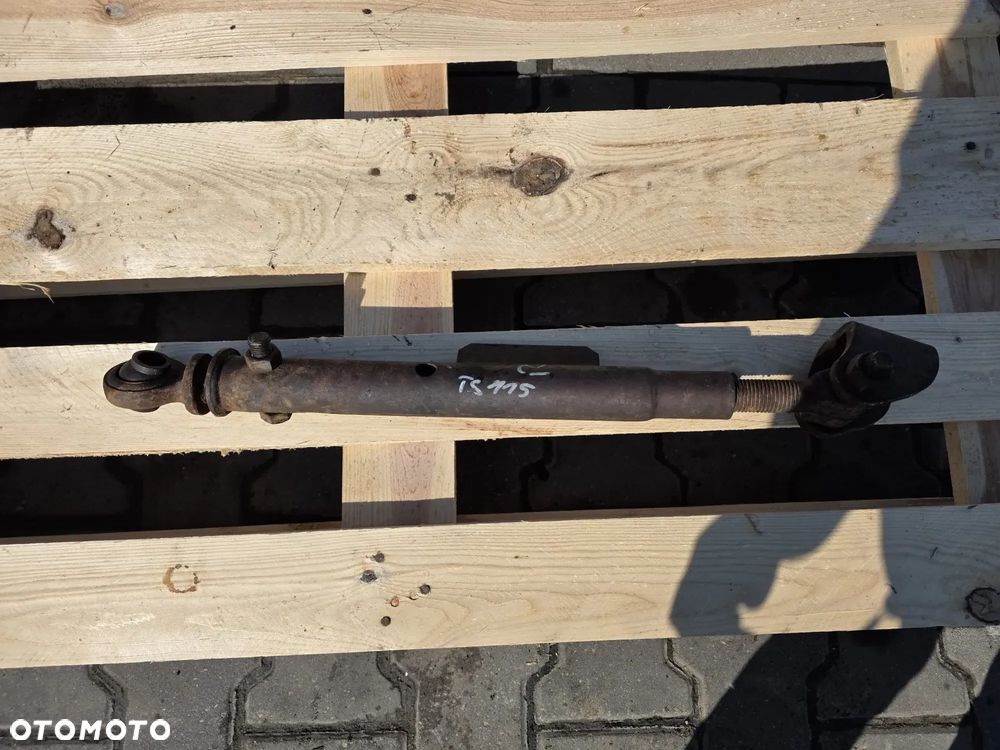 Odciąg stabilizator ręczny New Holland TS115 - 1