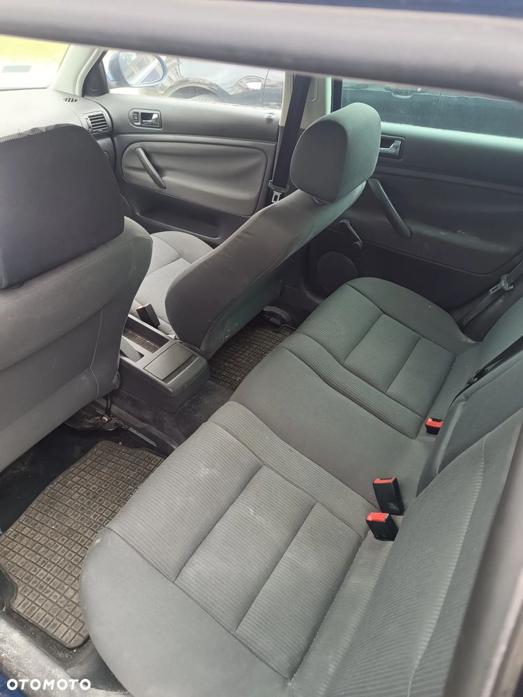 Volkswagen Passat 1.9 TDI Trendline - 13