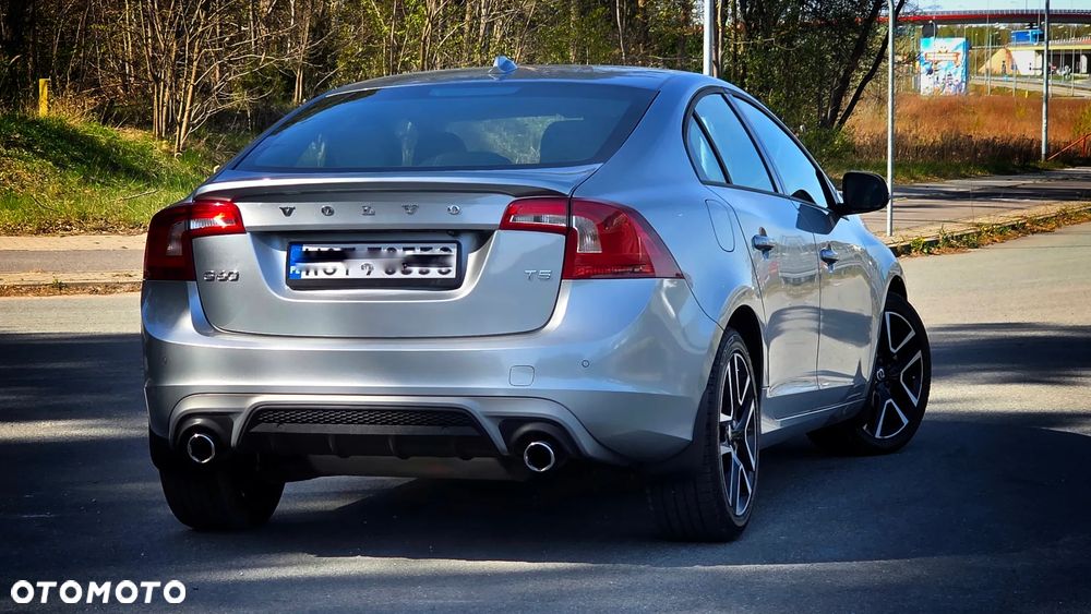Volvo S60 T5 Drive-E Dynamic Edition (Momentum) - 8