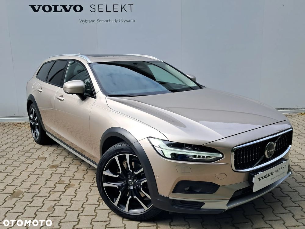 Volvo V90 Cross Country D5 AWD Pro - 4