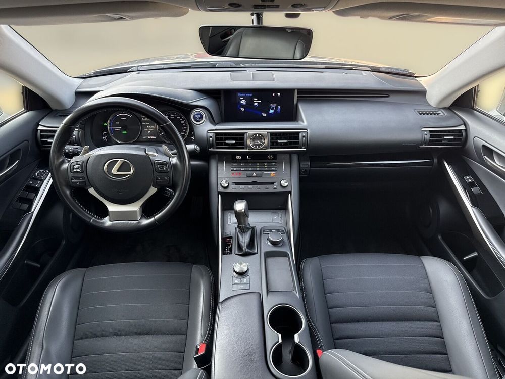 Lexus IS - 18