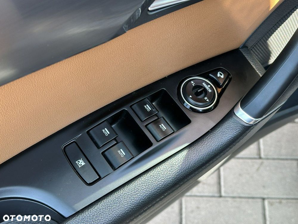 Hyundai i40 Kombi 1.7 CRDi DCT Premium - 33