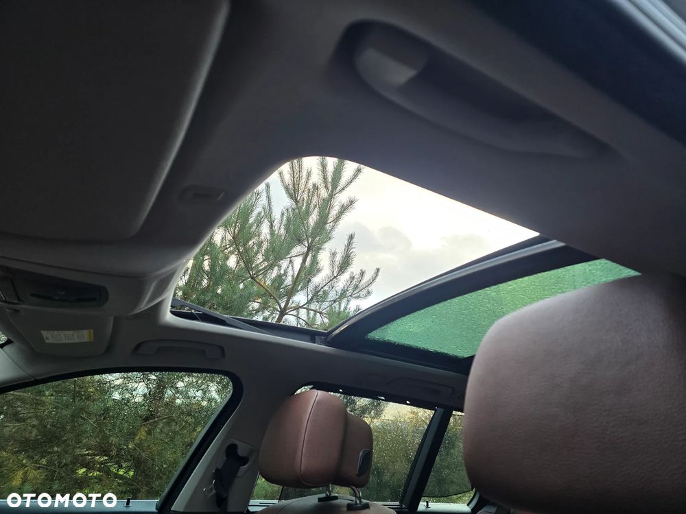 BMW Seria 5 525d xDrive Sport-Aut - 13