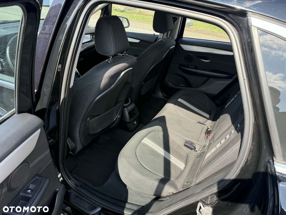 BMW Seria 2 218i - 7