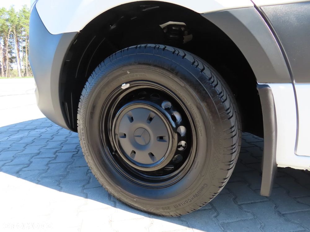 Mercedes-Benz Sprinter 317 CDI 170 KM 9G-Tronic Automat Model 907, L2H2 Furgon Blaszak, Wysoki Dach, 5932 mm Dł, FULL LED, HAK 3500 Kg, Rozstaw Osi 3665 mm, Ładowność 1174 Kg, WZMACNIANY,  Stan Wizualny I Techniczny NOWY Tak Jak Z Taśmy Produkcyjnej Gotowy Dostępny OKAZJA POLECAM - 11