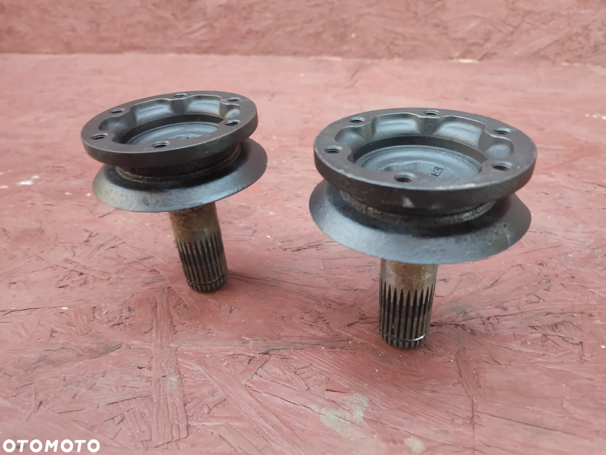 BMW E46 / E81 / E82 / E83 / E84 / E90 / E93 / E92 ORYGINALNE FLANSZE DYFERENCJAŁYU / FLANSZE DYFRA LEWA / PRAWA MAŁA GŁOWA TYP 168 DO SILNIKÓW BENZYNOWYCH N46 / N42 O NR. 33 13 1 214 751 / 33 13 1 428 269 OEM W BARDZO DOBRYM STANIE - 6