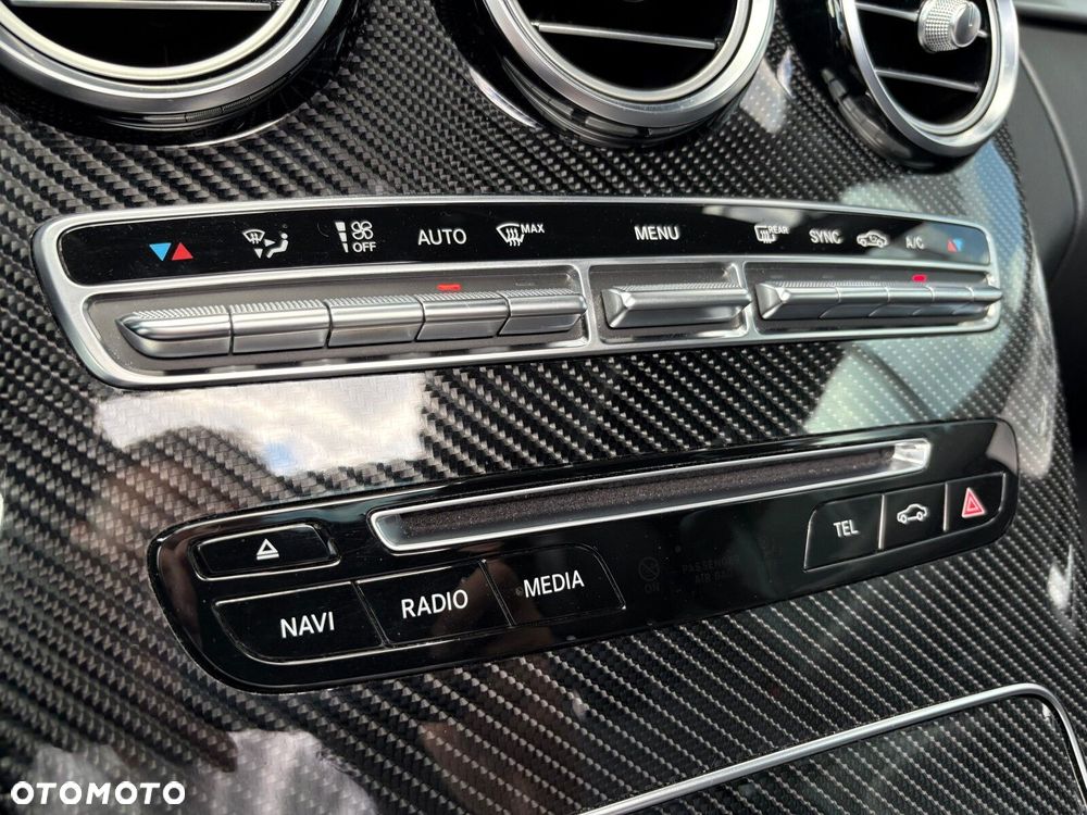 Mercedes-Benz Klasa C AMG 43 4-Matic - 31