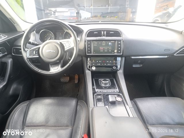 Jaguar F-Pace 25t AWD Prestige - 15