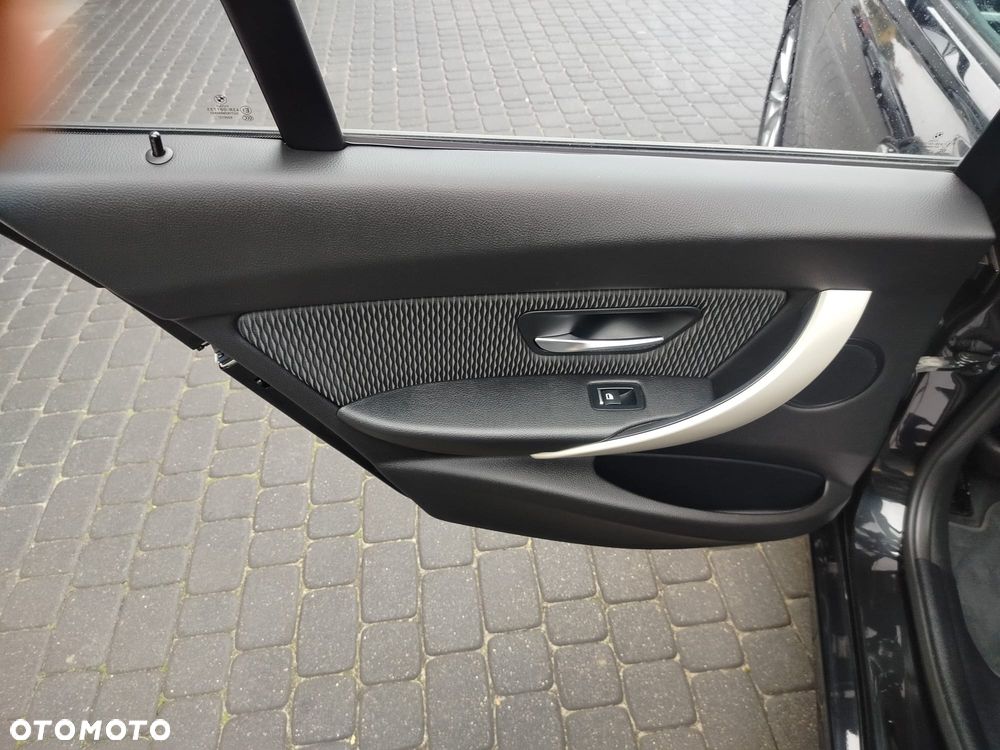 BMW Seria 3 - 22