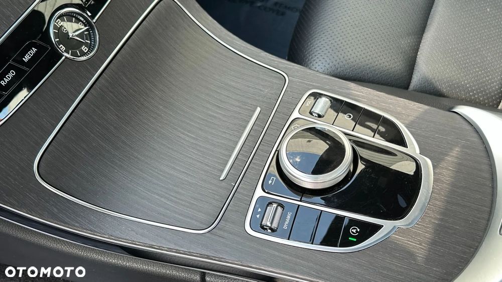 Mercedes-Benz Klasa C 300 9G-TRONIC AMG Line - 15