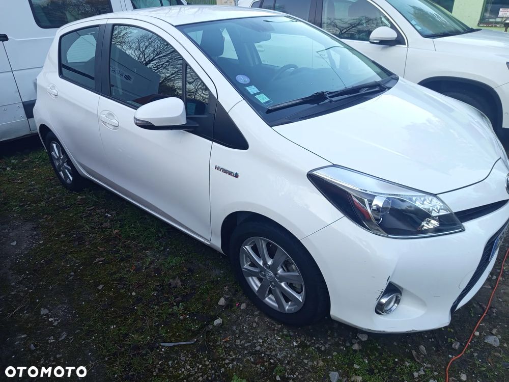 Toyota Yaris - 4