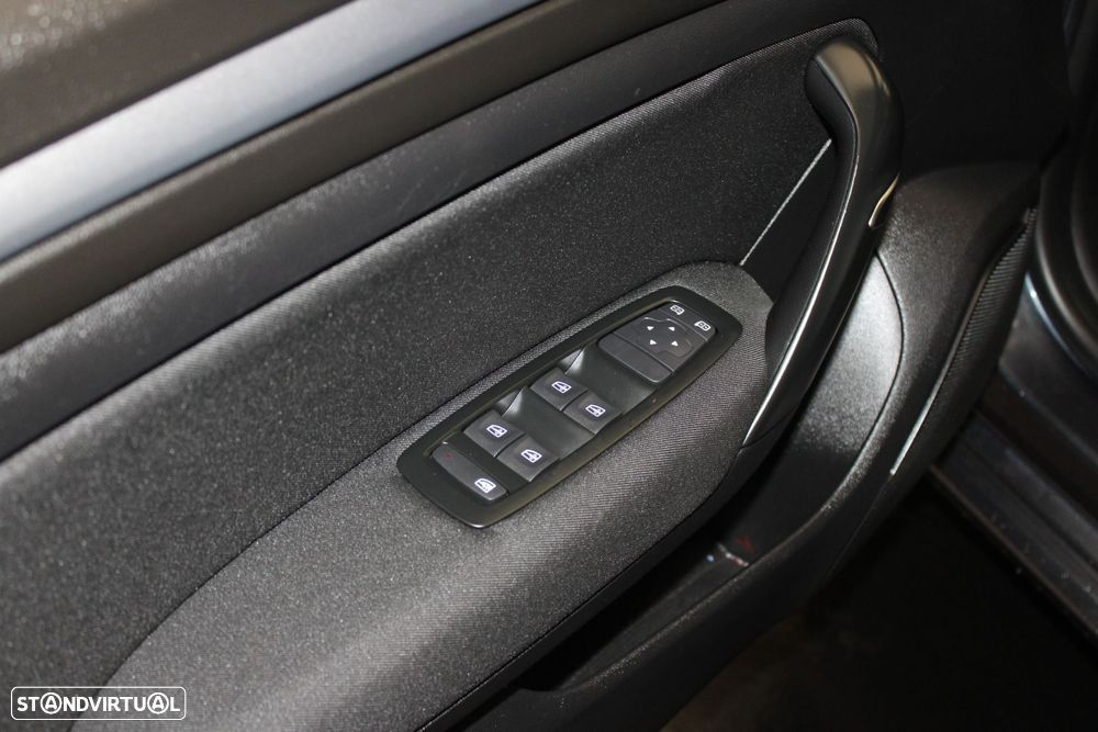 Renault Mégane Sport Tourer 1.6 E-Tech Plug-In Zen - 26