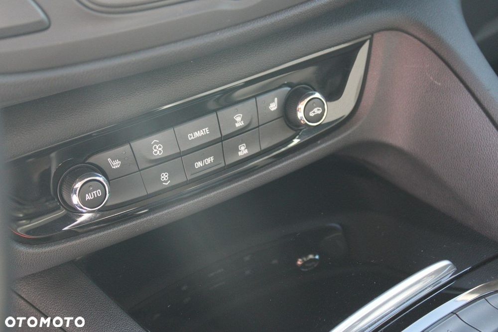 Opel Insignia - 26
