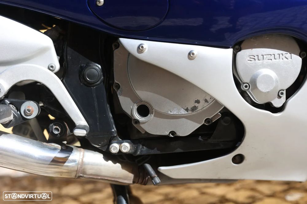 Suzuki GSX - 12