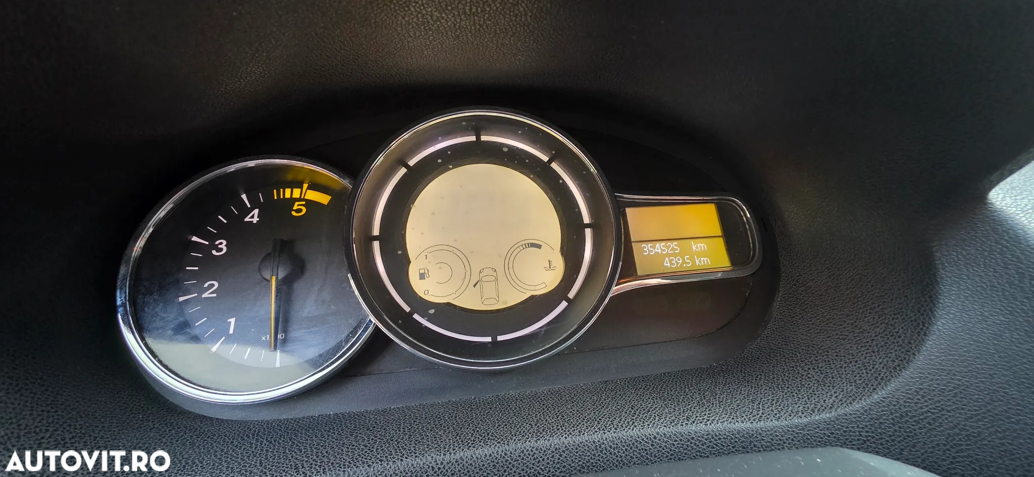Renault Megane Bicorp 1.9dCi Dynamique - 8