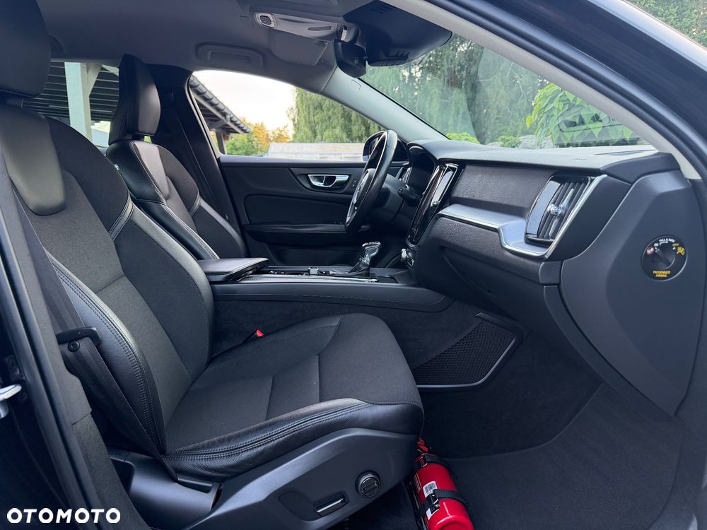 Volvo V60 Cross Country D3 Geartronic Momentum - 32