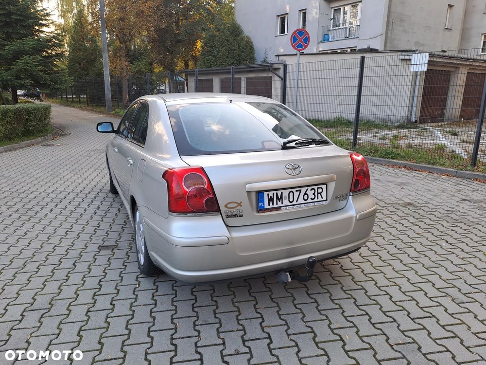 Toyota Avensis 2.0 D-4D - 5
