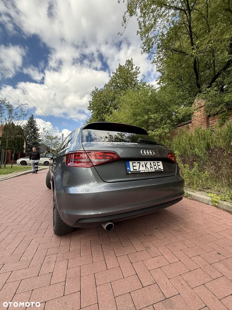 Audi A3 Sportback 1.6 TDI (clean diesel) S tronic Attraction - 8