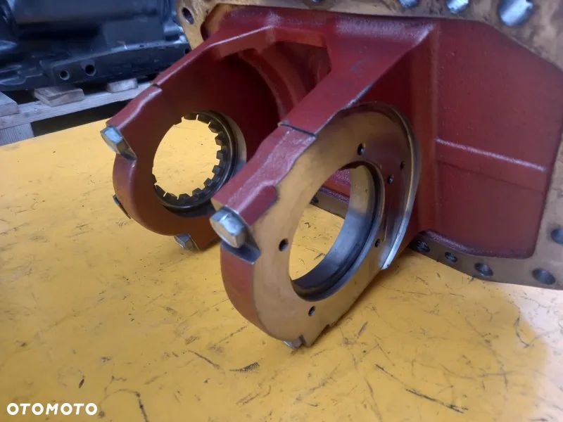 Podpora wspornik przedniego dyferencjału New Holland TM190 - 5