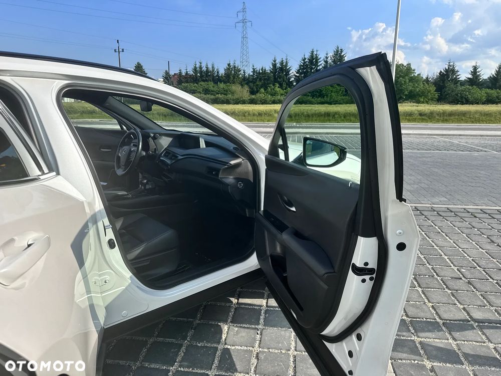 Lexus UX - 23