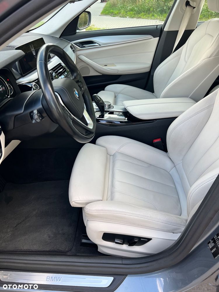 BMW Seria 5 520d Luxury Line - 10
