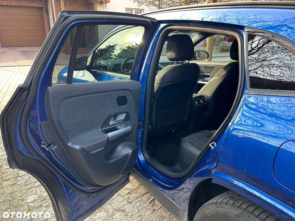 Mercedes-Benz GLA 250e AMG Line - 11