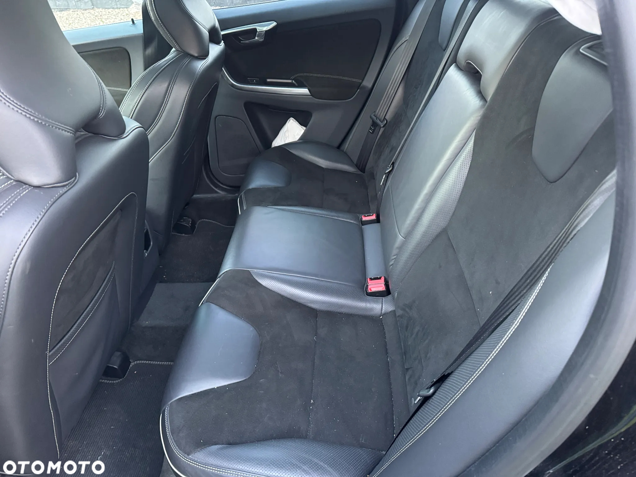 Volvo XC 60 D4 Geartronic RDesign - 25
