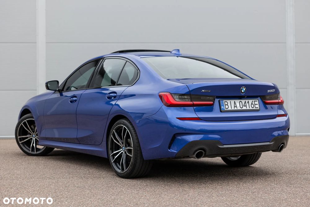 BMW Seria 3 330i xDrive M Sport - 9