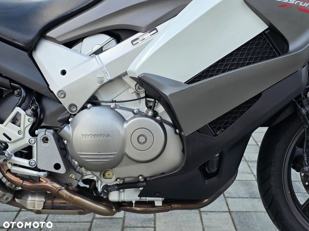 Honda VFR - 8