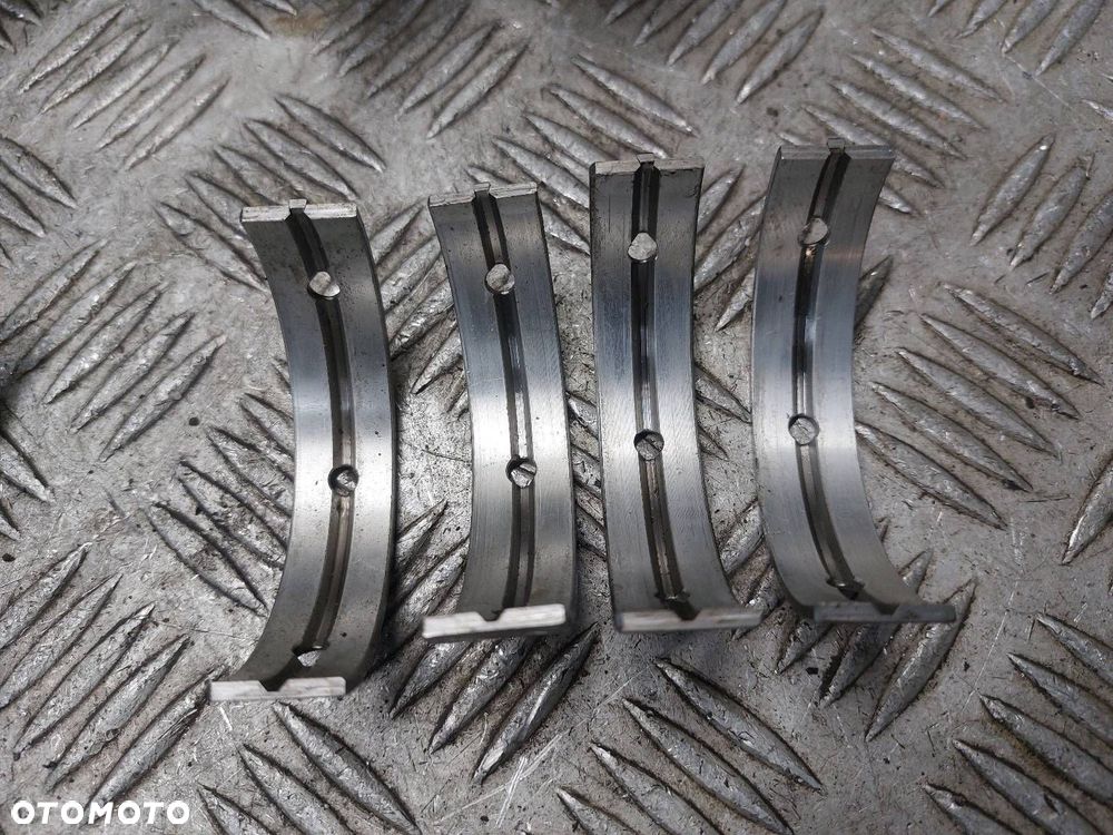 WAŁ KORBOWY CHRYSLER  PACIFICA I 3.5 V6 EGN - 2