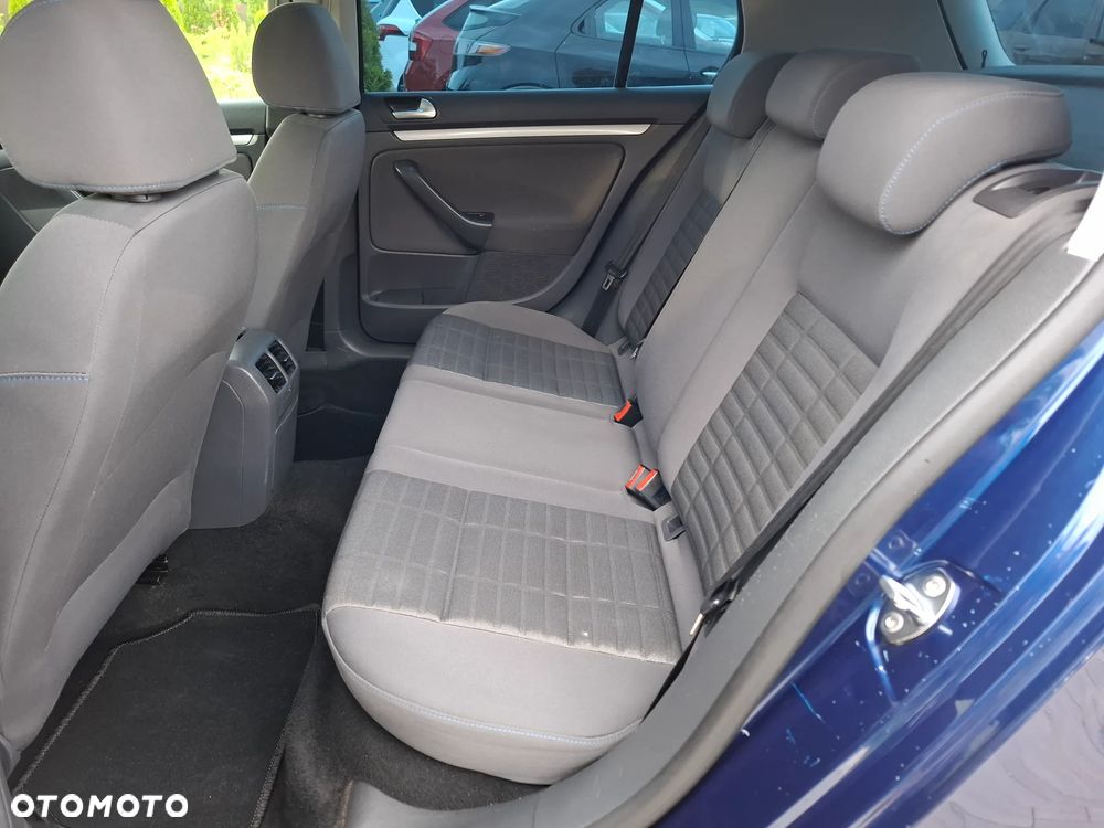 Volkswagen Golf 1.6 Tour Edition - 36