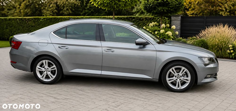 Skoda Superb 2.0 TDI Ambition DSG - 2