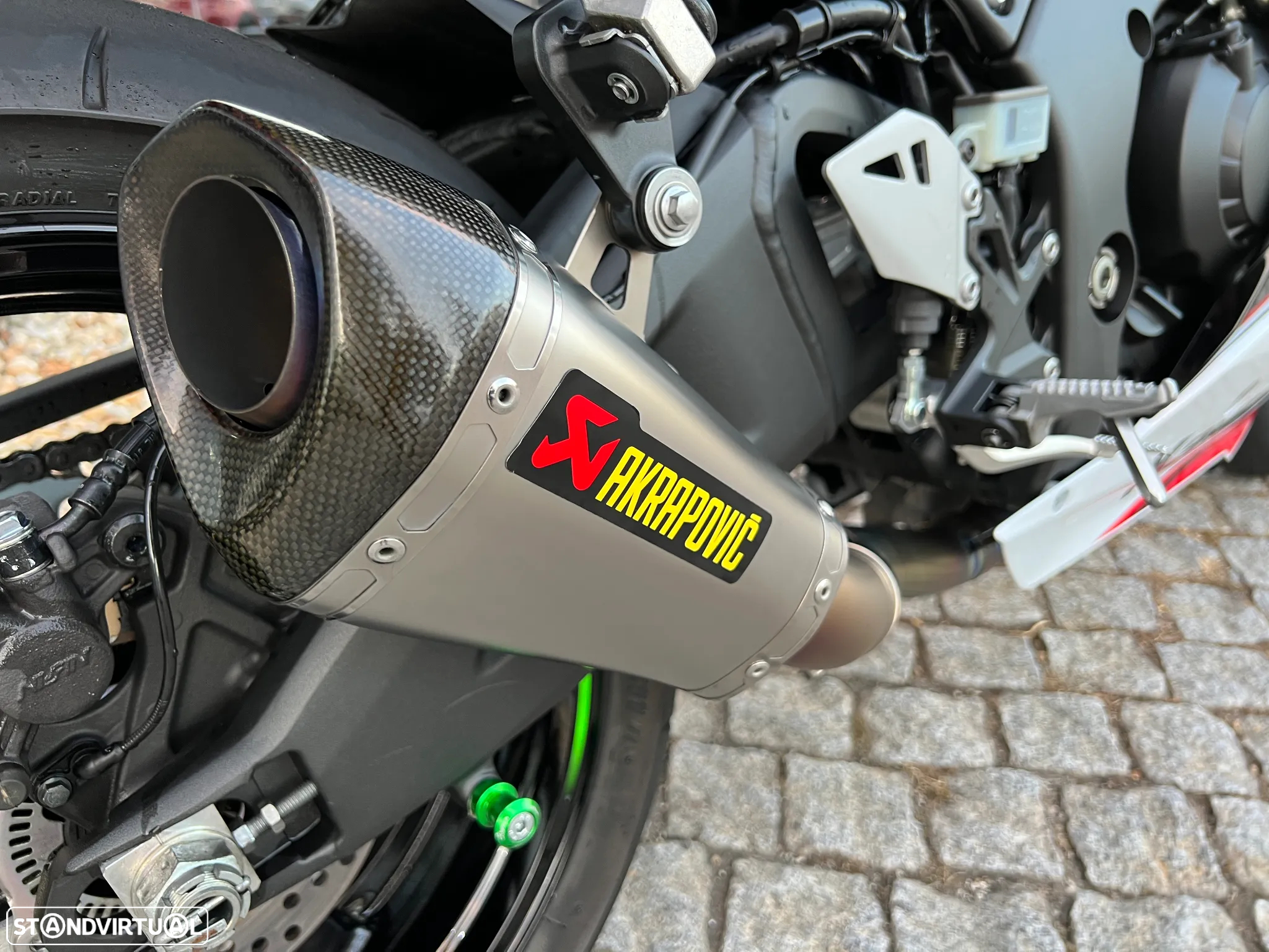 Kawasaki ZX 10R - 5