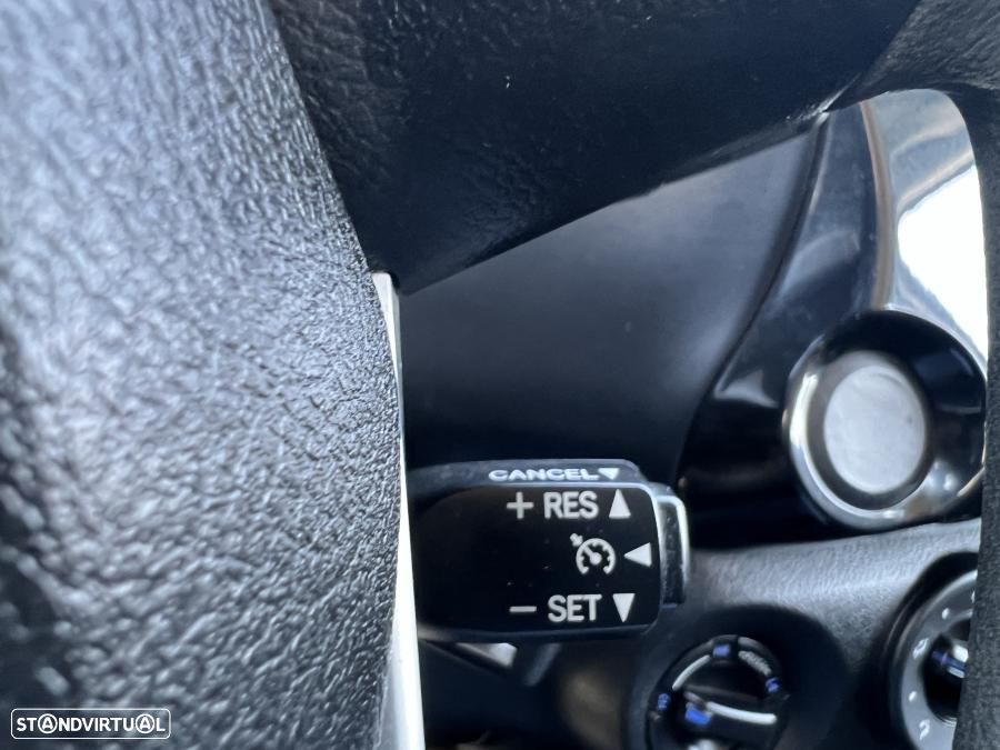 Toyota Hilux 2.4 D-4D 4WD CD CM - 30