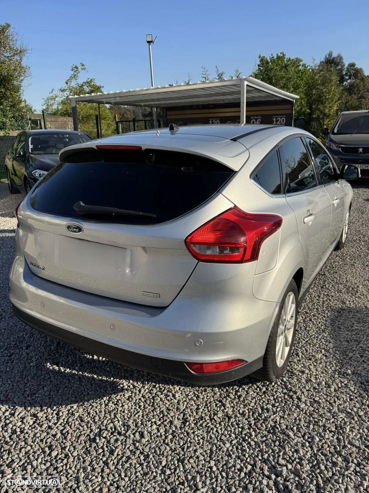 Ford Focus - 8