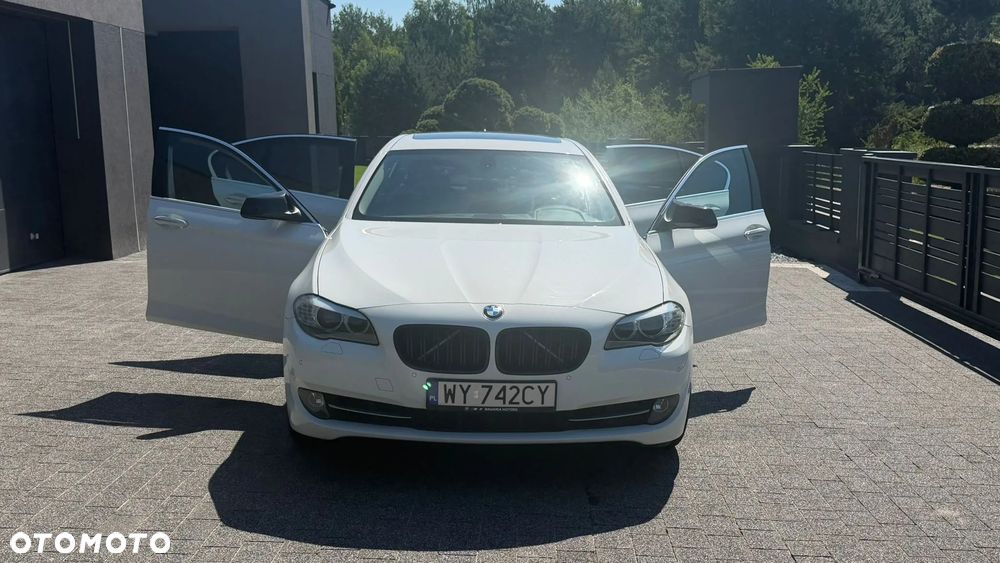 BMW Seria 5 520i - 20
