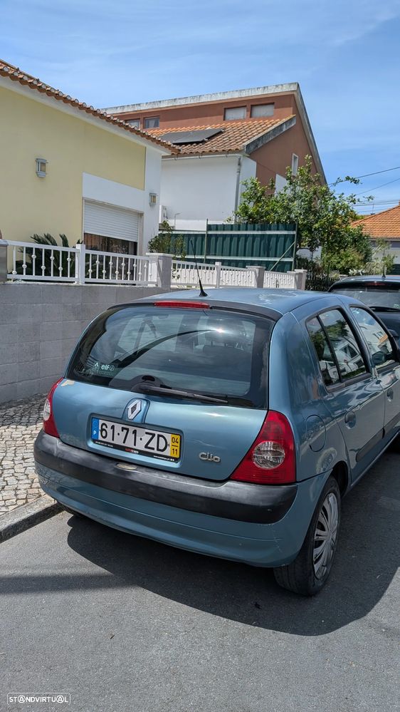 Renault Clio 1.2 16V Confort - 2