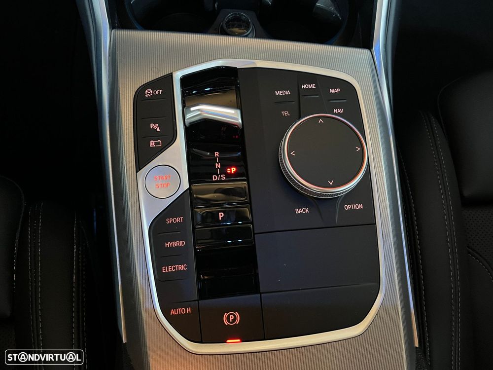 BMW 320 e Pack M Auto - 32